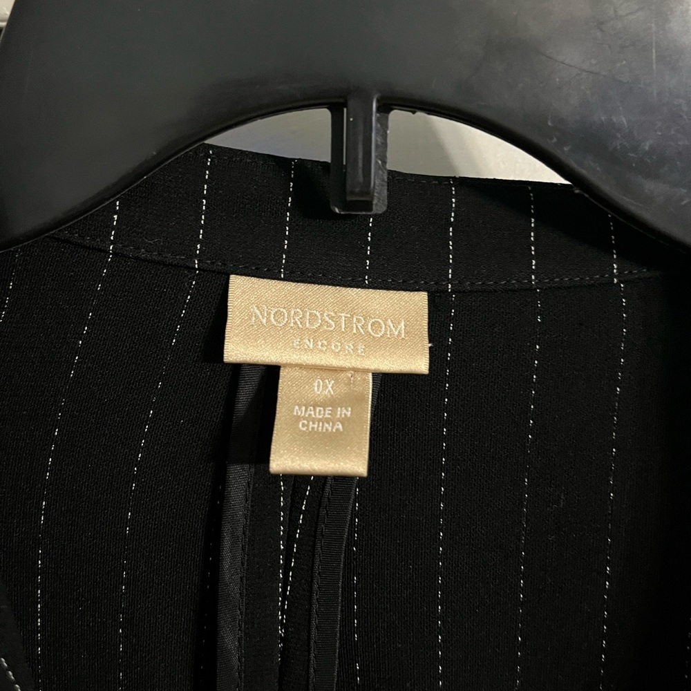 Nordstrom encore pinstripe ruffle blazer jacket 0X - Picture 5 of 5